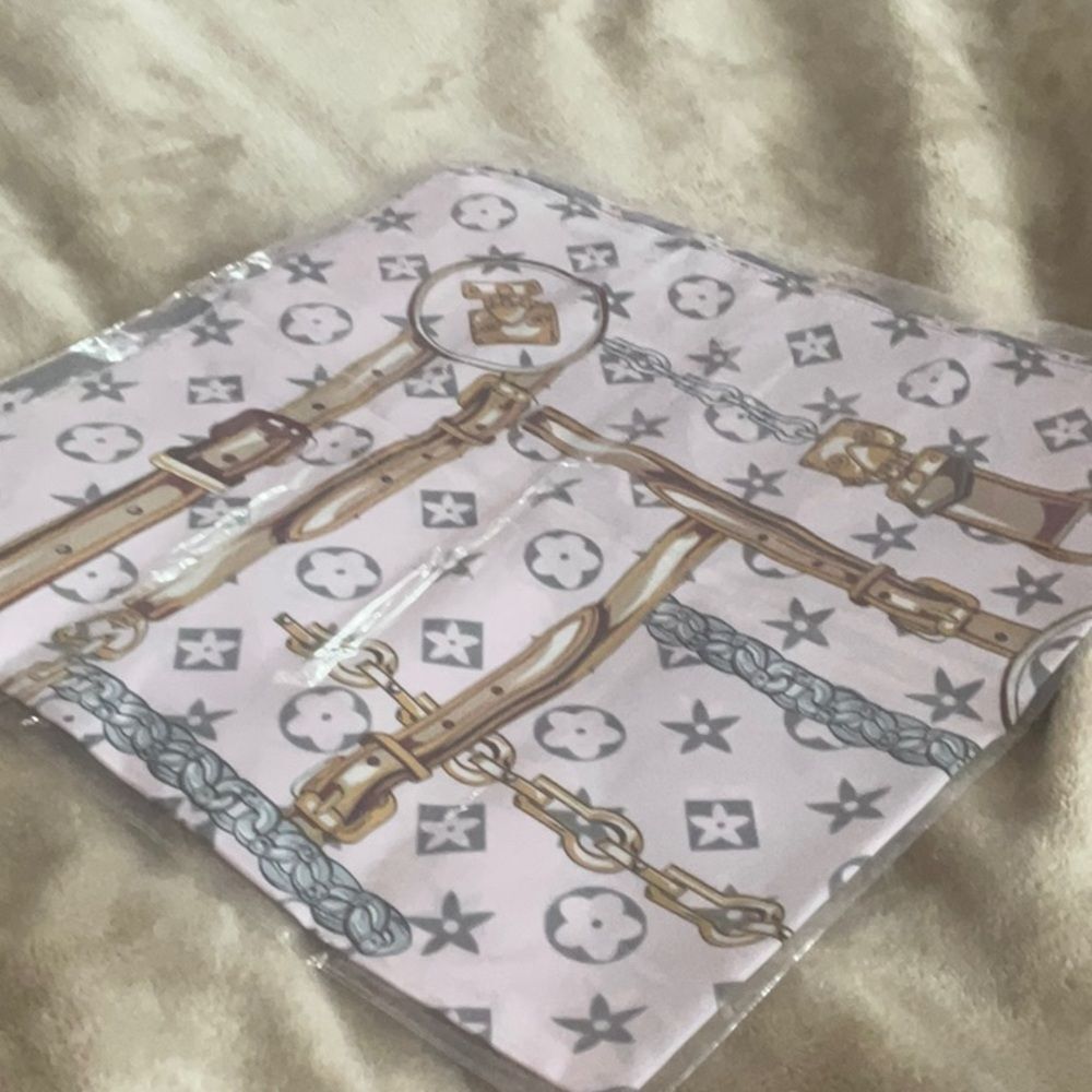 Designer-Style French Girl Luxury Satiny Blossom Pink Patterned Scarf Twilly - Picture 2 of 3